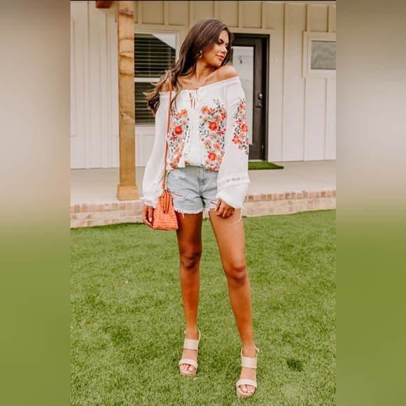 NEW! Impressions Dune Dreaming Embroidered Top In White, Size Medium - Picture 3 of 8